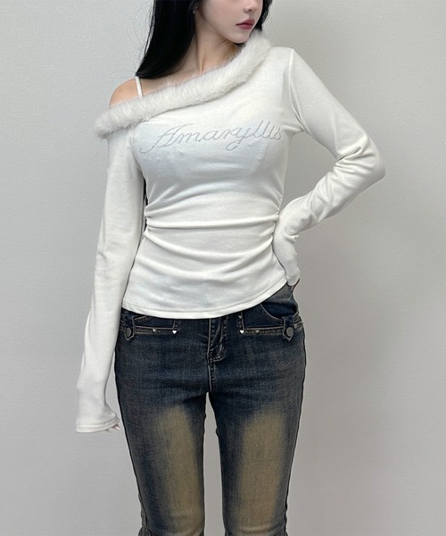 FOLLOWIN(フォロウィン)の「ファーオフショル ストーンロゴトップス(Tシャツ/カットソー・レディース・チャコールグレー/アイボリー/ブラウン・FREE)」の7枚目の写真
