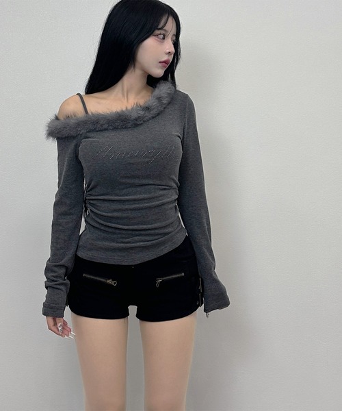 FOLLOWIN(フォロウィン)の「ファーオフショル ストーンロゴトップス(Tシャツ/カットソー・レディース・チャコールグレー/アイボリー/ブラウン・FREE)」の13枚目の写真