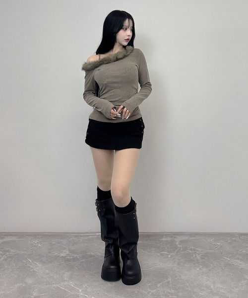 FOLLOWIN(フォロウィン)の「ファーオフショル ストーンロゴトップス(Tシャツ/カットソー・レディース・チャコールグレー/アイボリー/ブラウン・FREE)」の18枚目の写真