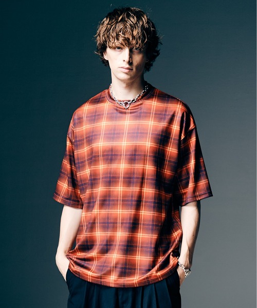 glamb（グラム）の「Tech Mesh Check T-Shirt / テックメッシュチェックTシャツ（Tシャツ/カットソー・メンズ・パープル/レッド・S/M/L）」の2枚目の写真