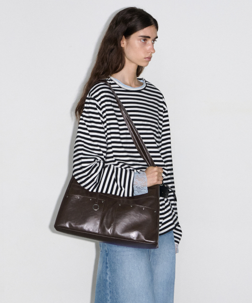 FENNEC(フェネック)の「BASH SLOUCHY BAG - BROWN(ショルダーバッグ・レディース・その他・FREE)」の2枚目の写真