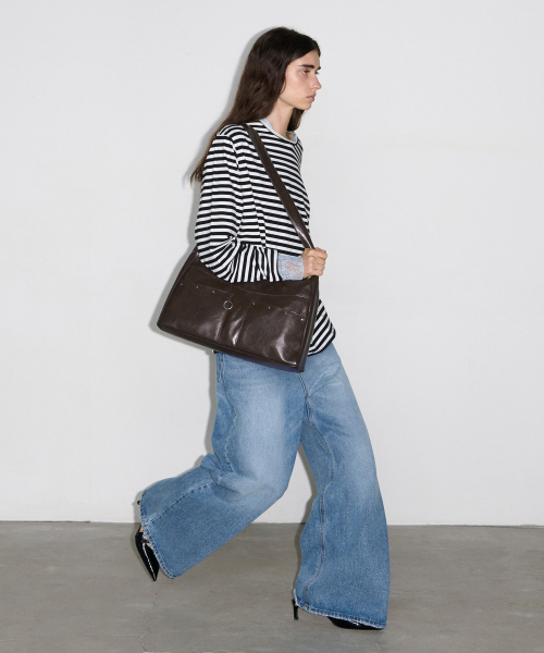 FENNEC(フェネック)の「BASH SLOUCHY BAG - BROWN(ショルダーバッグ・レディース・その他・FREE)」の3枚目の写真