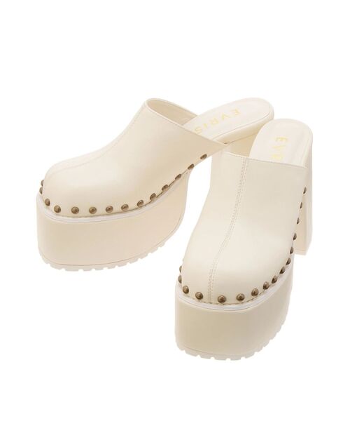 EVRIS（エヴリス）の「スタッズチャンキーヒールサボ（サンダル・レディース・ブラック/ホワイト・SMALL/MEDIUM/LARGE）」の6枚目の写真