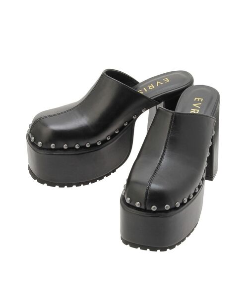 EVRIS（エヴリス）の「スタッズチャンキーヒールサボ（サンダル・レディース・ブラック/ホワイト・SMALL/MEDIUM/LARGE）」の7枚目の写真