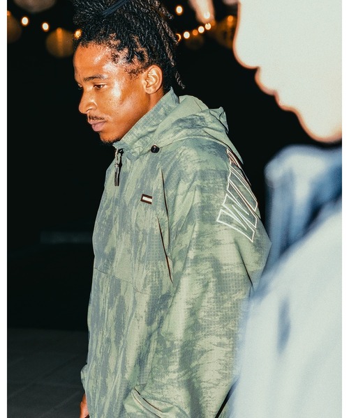 WIND AND SEA(ウィンダンシー)の「BIG LOGO SHELL PARKA(ナイロンジャケット・メンズ・ブルーグレー/カーキ/オレンジ・XL/S/L)」の4枚目の写真