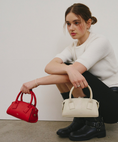 mur（ミュール）の「フローミニバッグ(9color)（ショルダーバッグ・レディース・ブラック×シルバー/ブラウン系/ダークブラウン系/Cream/アイボリー/シルバー/レッド/ブラック/ダークブラウン・FREE）」の13枚目の写真