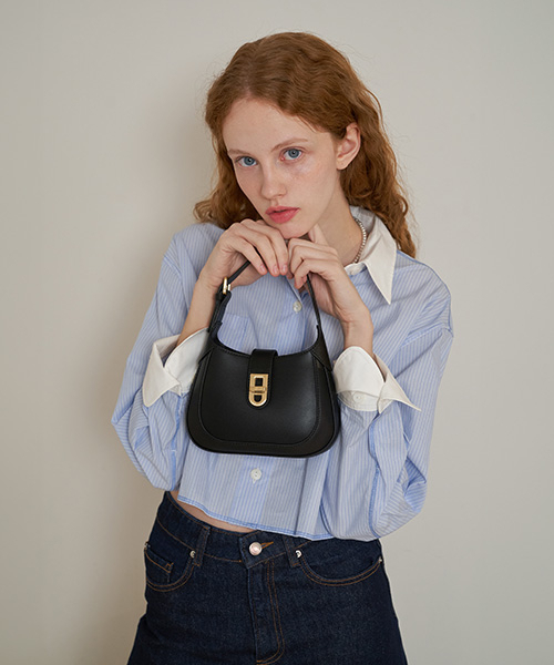 ELEGANCE PARIS(エレガンスパリ)の「ボニーラセラー ミニクロスバッグ OQSH001A(メッセンジャーバッグ・レディース・ブラック・FREE)」の1枚目の写真