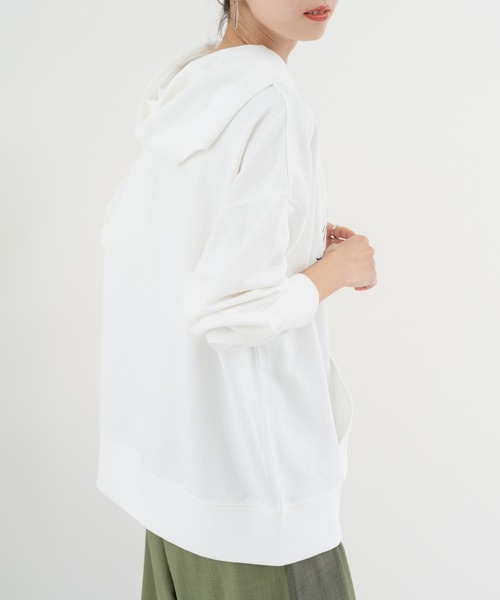 refinedworks（リファインドワークス）の「【refinedworks】 着回し抜群 の ロゴ スウェット パーカー（パーカー・レディース・ホワイト/グレー・FREE）」の10枚目の写真