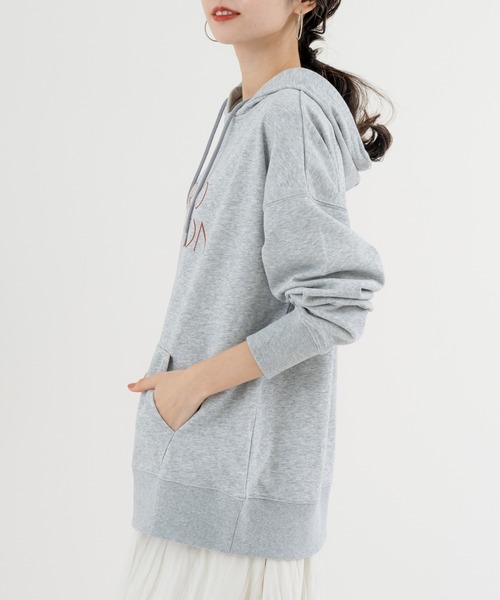 refinedworks（リファインドワークス）の「【refinedworks】 着回し抜群 の ロゴ スウェット パーカー（パーカー・レディース・ホワイト/グレー・FREE）」の6枚目の写真