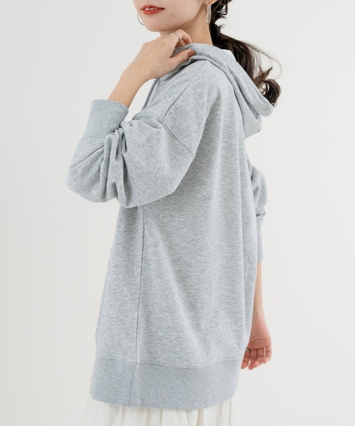 refinedworks（リファインドワークス）の「【refinedworks】 着回し抜群 の ロゴ スウェット パーカー（パーカー・レディース・ホワイト/グレー・FREE）」の5枚目の写真