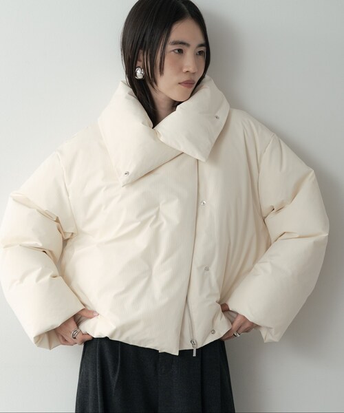 GALLEST（ギャレスト）の「3WAYスタンドカラーショートダウン【凹凸素材】（ダウンジャケット/コート・レディース・オフホワイト/ブラック・34/38）」の3枚目の写真