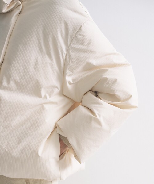 GALLEST（ギャレスト）の「3WAYスタンドカラーショートダウン【凹凸素材】（ダウンジャケット/コート・レディース・オフホワイト/ブラック・34/38）」の15枚目の写真