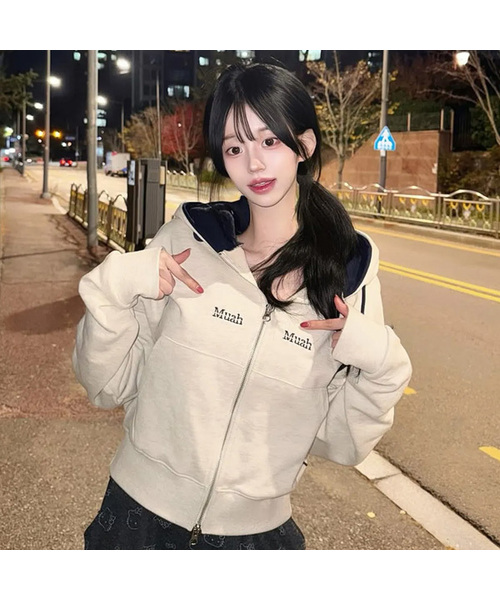 muahmuah（ムーアムーア）の「ステッチコンビフードジップアップ [4カラー]（パーカー・レディース・オートミール/ブラック/ライトグレー/ネイビー・FREE）」の3枚目の写真