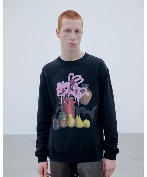 uniform experiment(ユニフォームエクスペリメント)の「MICHAEL CHERNO: RED VASE CREWNECK TOP(スウェット・メンズ・ブラック・5/4/3/2/1)」の2枚目の写真