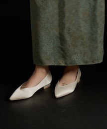 LE'RURE（リルアー）の「V cutting flat pumps（パンプス）」