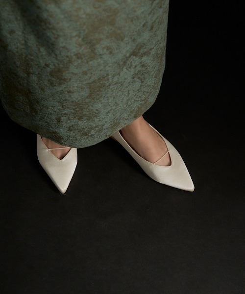LE'RURE（リルアー）の「V cutting flat pumps（パンプス・レディース・ブラック系その他/ボルドー/ベージュ・S/LL/L/M）」の10枚目の写真