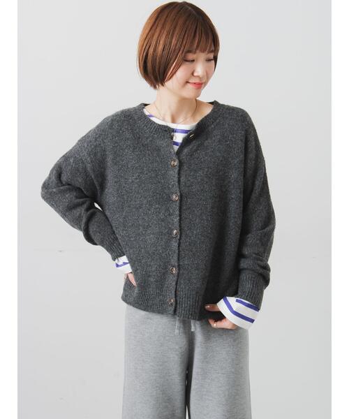 Lugnoncure(ルノンキュール)の「ウール混ふわふわクルーネックカーディガン(カーディガン/ボレロ・レディース・パープル/ピンク/チャコールグレー/ベージュ/ミント・F)」の2枚目の写真