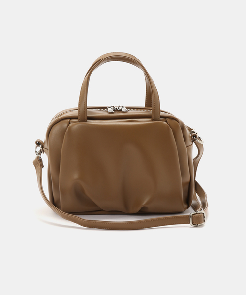 B.C STOCK（ベーセーストック）の「タック2WAYショルダー（ショルダーバッグ・レディース・キャメル/ブラック・FREE）」の2枚目の写真