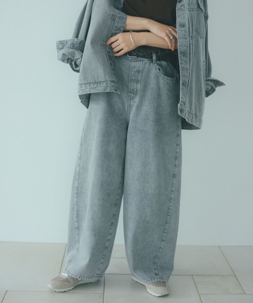 studio CLIP（スタディオクリップ）の「バギーバレルデニムパンツ[プチ・プラスサイズあり]《CLIP denim》（デニムパンツ・レディース・ブルー系その他2/グレー系その他/ホワイト/ライトブルー/ブルー系その他・PF/ﾌﾘｰ(L)/LARGE/MEDIUM）」の20枚目の写真