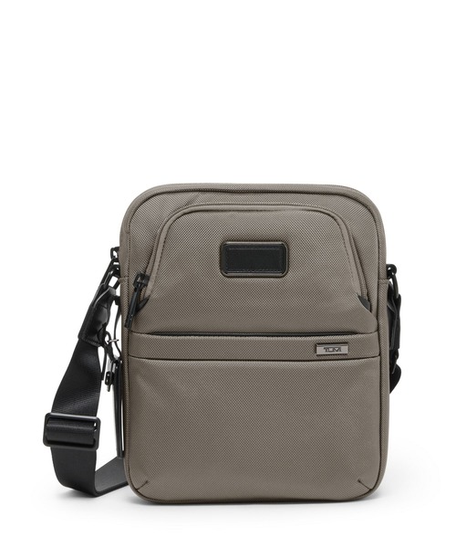 TUMI ALPHA（アルファ） ミディアム・クロスボディ（ショルダーバッグ