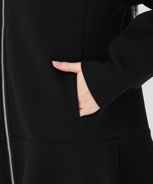 STRAWBERRY-FIELDS（ストロベリーフィールズ）の「ライズダンボール_ペプラムヘムパーカー（パーカー・レディース・ライトグレー/ブラック/オフホワイト・2）」の7枚目の写真