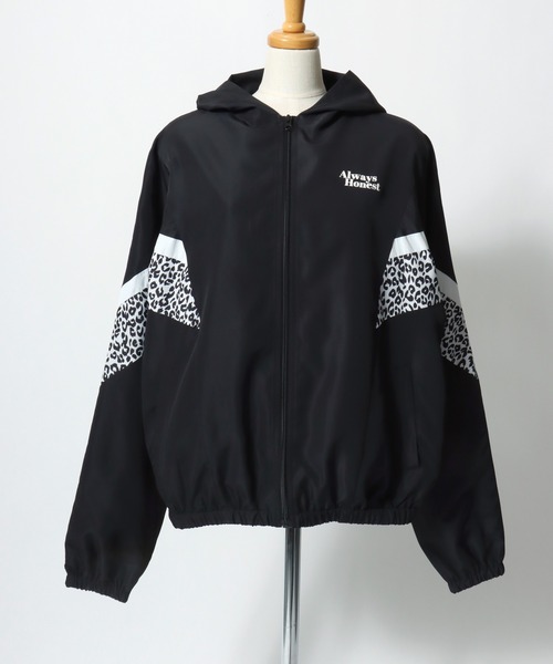 Salong hameu(サロン ハミュー)の「ビッグシルエット 袖配色ジップパーカー/ヒョウ柄 カモフラ 迷彩/ブルゾン/ライトアウター/ジャンパー(ナイロンジャケット・レディース・ブラック/ブラック×グリーン/ブラック×ベージュ・M/L)」の13枚目の写真