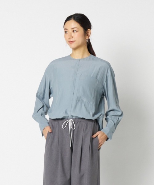 HELIOPOLE(エリオポール)の「CREPE COLLARLESS SHIRT(シャツ/ブラウス・レディース・アイボリー/サックスブルー・38)」の1枚目の写真