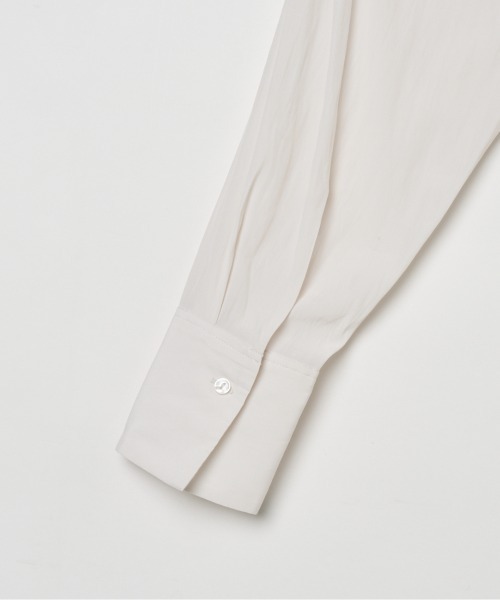 HELIOPOLE(エリオポール)の「CREPE COLLARLESS SHIRT(シャツ/ブラウス・レディース・アイボリー/サックスブルー・38)」の5枚目の写真