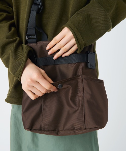 Snow Peak（スノーピーク）の「Snow Peak / Recycled Cordura Shoulder Bag  リサイクルコーデュラショルダーバッグ（ショルダーバッグ・メンズ・ブラウン/ブラック・ONE SIZE）」の11枚目の写真