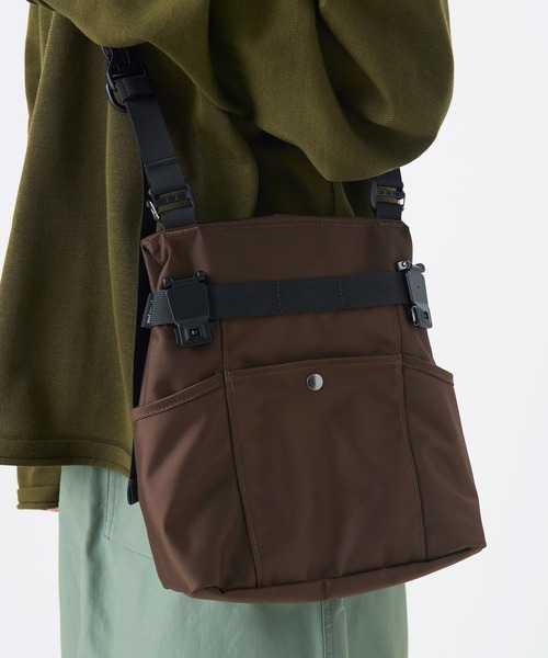 Snow Peak（スノーピーク）の「Snow Peak / Recycled Cordura Shoulder Bag  リサイクルコーデュラショルダーバッグ（ショルダーバッグ・メンズ・ブラウン/ブラック・ONE SIZE）」の6枚目の写真