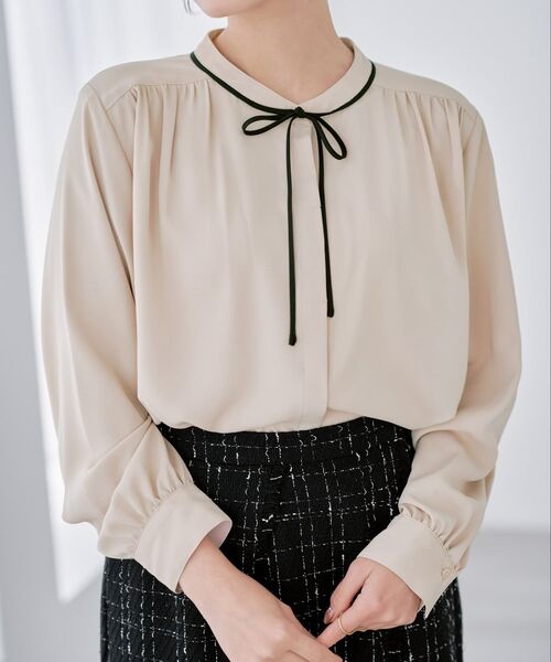 COHINA(コヒナ)の「バイカラーリボンブラウス 【低身長・小柄女性】(シャツ/ブラウス・レディース・ホワイト/ベージュ・ONE SIZE)」の2枚目の写真
