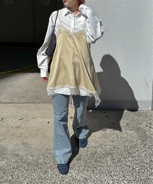 PILIT(ピリット)の「ランダムヘム サテンレースキャミソール(キャミソール・レディース・ベージュ/ブルー/アイボリー・MEDIUM)」の5枚目の写真