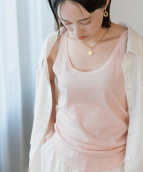 RIVE DROITE（リヴドロワ）の「【フェミニンなムードを演出】チュールリブタンクトップ（キャミソール・レディース・オフホワイト/サックスブルー/ブラック/ピンク・FREE）」の7枚目の写真