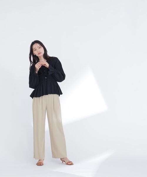 NATURAL BEAUTY BASIC（ナチュラルビューティーベーシック）の「◇Ｖネックギャザーブラウス（シャツ/ブラウス・レディース・ライトグリーン/ブラック/オフホワイト・FREE）」の5枚目の写真