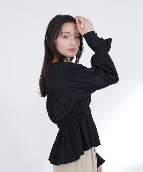 NATURAL BEAUTY BASIC（ナチュラルビューティーベーシック）の「◇Ｖネックギャザーブラウス（シャツ/ブラウス・レディース・ライトグリーン/ブラック/オフホワイト・FREE）」の6枚目の写真