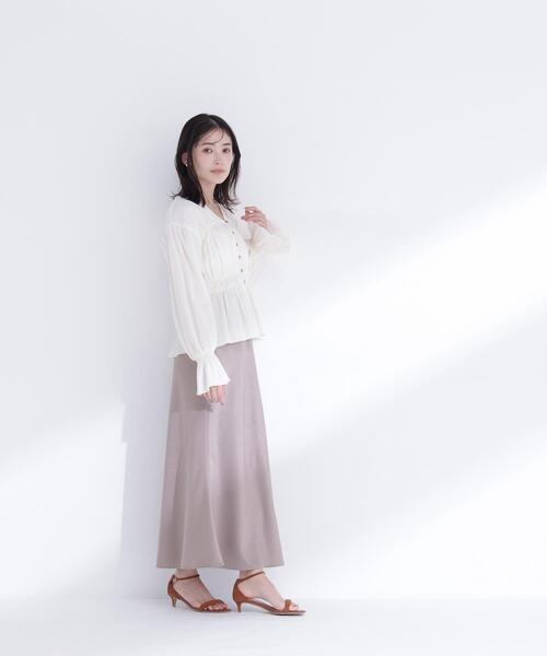 NATURAL BEAUTY BASIC（ナチュラルビューティーベーシック）の「◇Ｖネックギャザーブラウス（シャツ/ブラウス・レディース・ライトグリーン/ブラック/オフホワイト・FREE）」の16枚目の写真