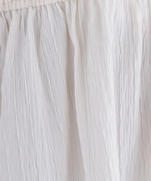 NATURAL BEAUTY BASIC（ナチュラルビューティーベーシック）の「◇Ｖネックギャザーブラウス（シャツ/ブラウス・レディース・ライトグリーン/ブラック/オフホワイト・FREE）」の21枚目の写真