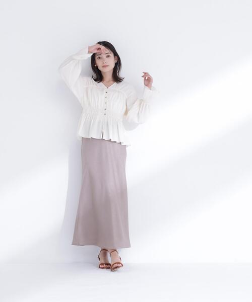 NATURAL BEAUTY BASIC（ナチュラルビューティーベーシック）の「◇Ｖネックギャザーブラウス（シャツ/ブラウス・レディース・ライトグリーン/ブラック/オフホワイト・FREE）」の6枚目の写真