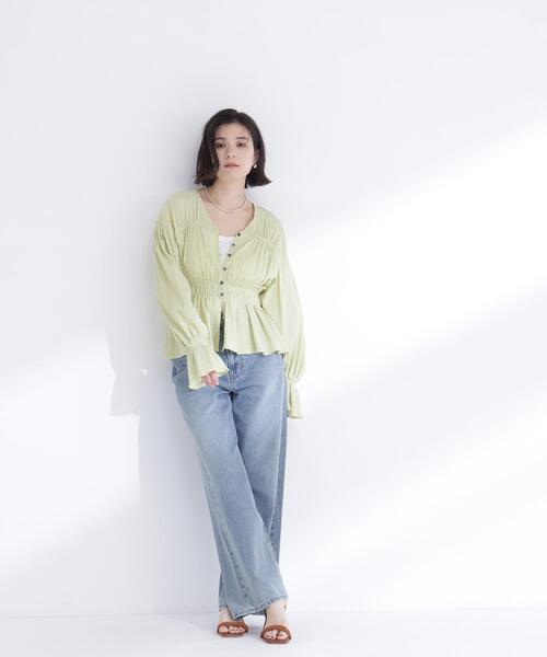 NATURAL BEAUTY BASIC（ナチュラルビューティーベーシック）の「◇Ｖネックギャザーブラウス（シャツ/ブラウス・レディース・ライトグリーン/ブラック/オフホワイト・FREE）」の14枚目の写真