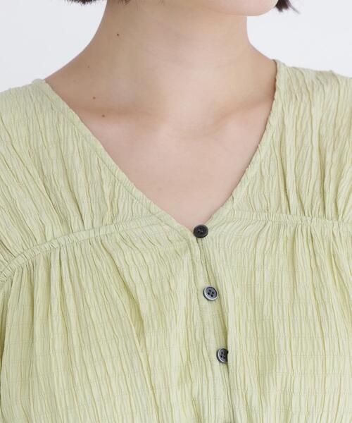 NATURAL BEAUTY BASIC（ナチュラルビューティーベーシック）の「◇Ｖネックギャザーブラウス（シャツ/ブラウス・レディース・ライトグリーン/ブラック/オフホワイト・FREE）」の19枚目の写真