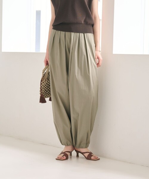 BEAUTY&YOUTH UNITED ARROWS(ビューティーアンドユースユナイテッドアローズ)の「コットンナイロン バルーンパンツ ウォッシャブル(その他パンツ・レディース・ダークグレー/オリーブ/クリーム/ライトブルー/ブラック・XS/S/M)」の13枚目の写真