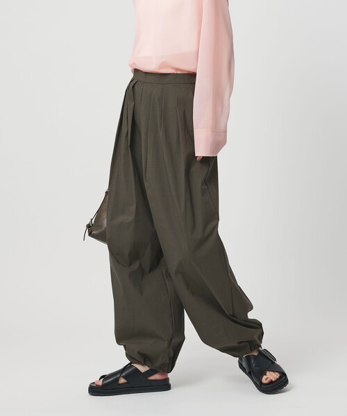 BEAUTY&YOUTH UNITED ARROWS(ビューティーアンドユースユナイテッドアローズ)の「コットンナイロン バルーンパンツ ウォッシャブル(その他パンツ・レディース・ダークグレー/オリーブ/クリーム/ライトブルー/ブラック・XS/S/M)」の18枚目の写真