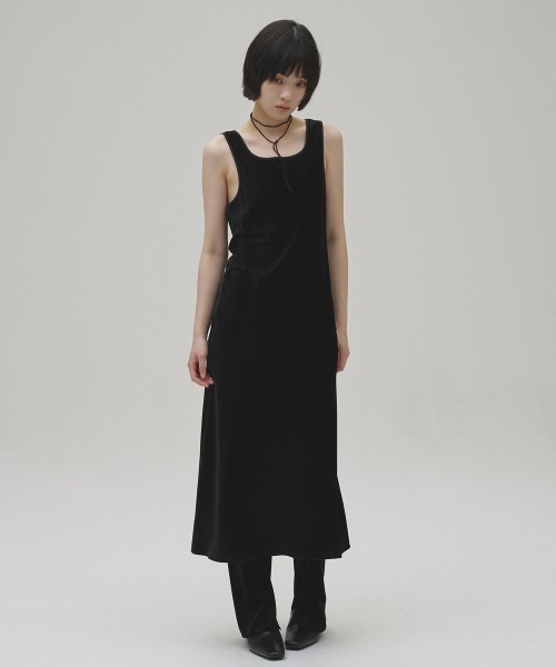 TODAYFUL（トゥデイフル）の「Velour Pencil Dress（ドレス・レディース・ブラウン/ブラック・36inch/38inch）」の2枚目の写真