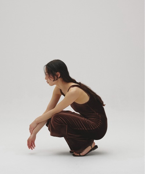 TODAYFUL（トゥデイフル）の「Velour Pencil Dress（ドレス・レディース・ブラウン/ブラック・36inch/38inch）」の8枚目の写真