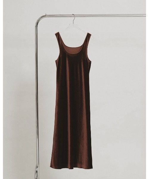 TODAYFUL（トゥデイフル）の「Velour Pencil Dress（ドレス・レディース・ブラウン/ブラック・36inch/38inch）」の16枚目の写真