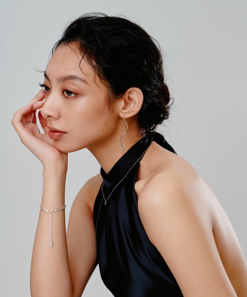 novice（ノーヴィス）の「【novice】Sway Threader Pierce［Stainless］（ピアス（両耳用）・レディース・シルバー/ゴールド・FREE）」の7枚目の写真