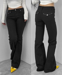 スタッズ」に該当するレディースのデニムパンツ（ブラック/黒色系
