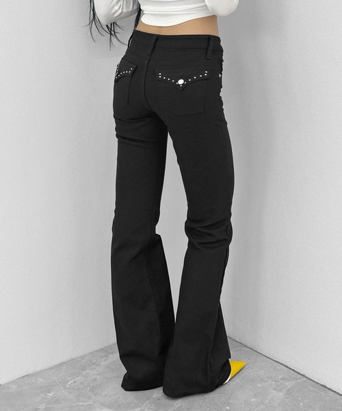 FOLLOWIN（フォロウィン）の「スタッズポイント フレアパンツ（デニムパンツ・レディース・ブラック・SMALL/MEDIUM/LARGE）」の10枚目の写真