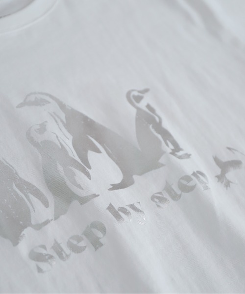 NOMBRE IMPAIR(ノンブルアンペール)の「ペンギン箔プリント 半袖TEE(Tシャツ/カットソー・レディース・ホワイト/チャコールグレー・FREE)」の4枚目の写真