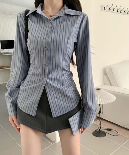 Flugge(フラッジー)の「ストライプスリムシャツ(シャツ/ブラウス・レディース・ブルー・LARGE/MEDIUM)」の1枚目の写真